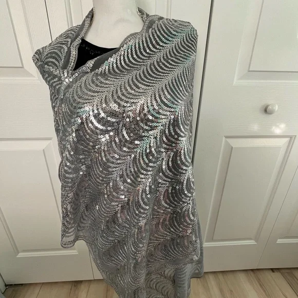 Apt. 9 Silver Sequin Wrap - Picture 1 of 3